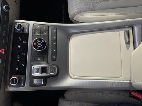Certified 2024 Hyundai Palisade Calligraphy AWD/4WD image 11