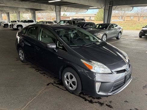 Used 2014 Toyota Prius Two image 10