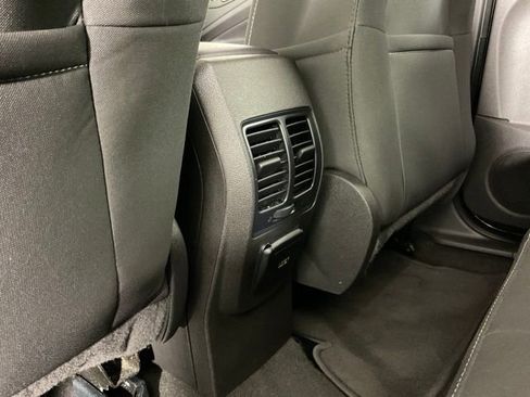 Used 2017 Ford Escape SE w/ Equipment Group 201A image 17