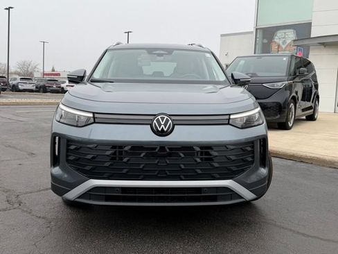 New 2026 Volkswagen Tiguan SE AWD/4WD image 2