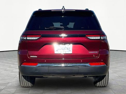 Used 2022 Jeep Grand Cherokee Limited w/ Luxury Tech Group II image 4