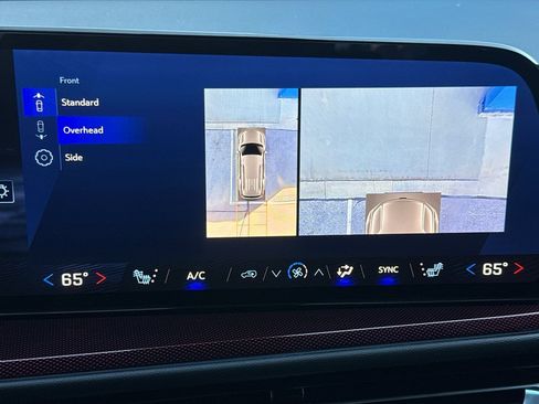 Used 2025 Chevrolet Traverse Z71 w/ Driver Confidence Package image 35