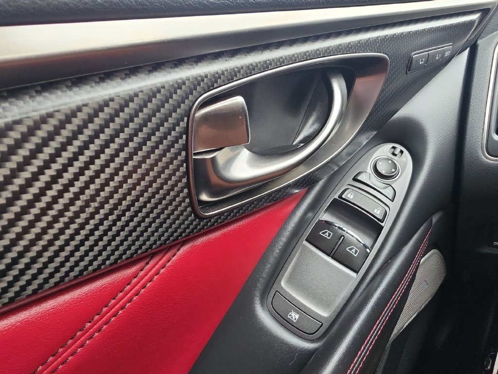 Used 2021 INFINITI Q60 Red Sport 400 w/ Carbon Fiber Package RWD image 19