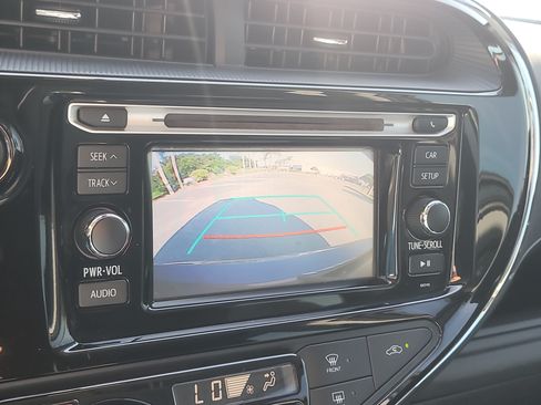 Used 2018 Toyota Prius C Two FWD image 22
