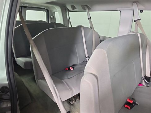 Used 2011 Ford E-350 and Econoline 350 XLT image 19