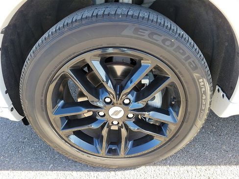 Used 2024 Dodge Durango GT image 14