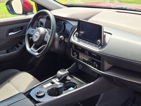 Used 2023 Nissan Rogue SV AWD/4WD image 6