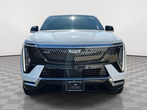Used 2025 Cadillac Escalade IQ Luxury 1 image 9