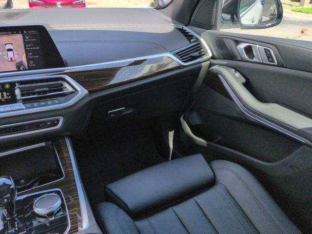 Used 2019 BMW X5 xDrive40i w/ Parking Assistance Package AWD/4WD image 17