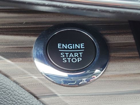 Used 2022 Ford Explorer Limited w/ Equipment Group 301A image 32