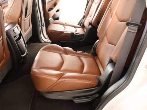 Used 2017 Cadillac Escalade Premium Luxury AWD/4WD image 13
