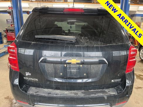 Used 2017 Chevrolet Equinox Premier w/ Enhanced Convenience Package image 2