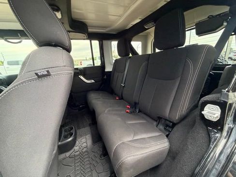Used 2016 Jeep Wrangler Unlimited Rubicon w/ Dual Top Group AWD/4WD image 13