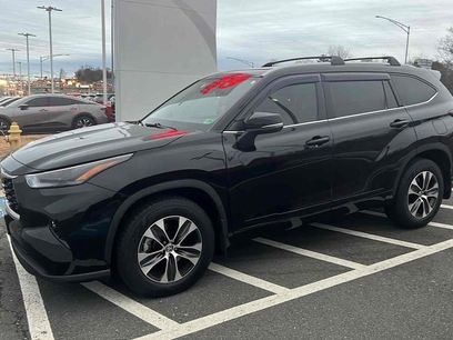 Used 2022 Toyota Highlander XLE