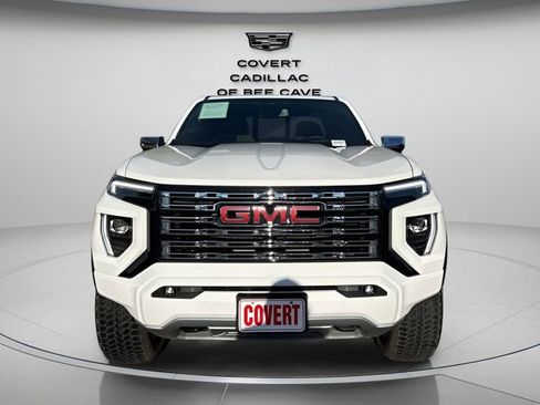 Used 2024 GMC Canyon Denali image 2