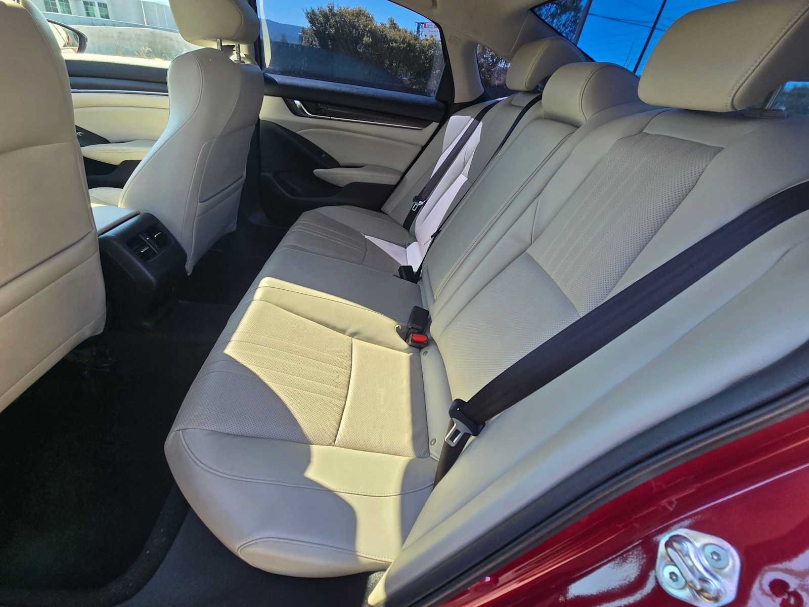 Used 2018 Honda Accord EX-L image 16