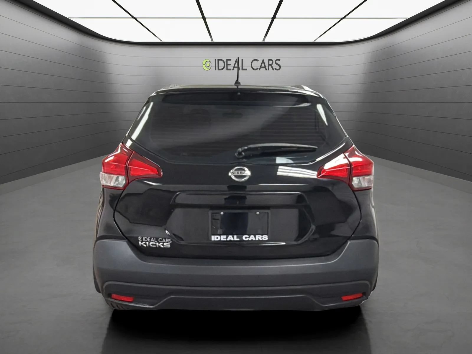 Used 2018 Nissan Kicks S FWD image 4