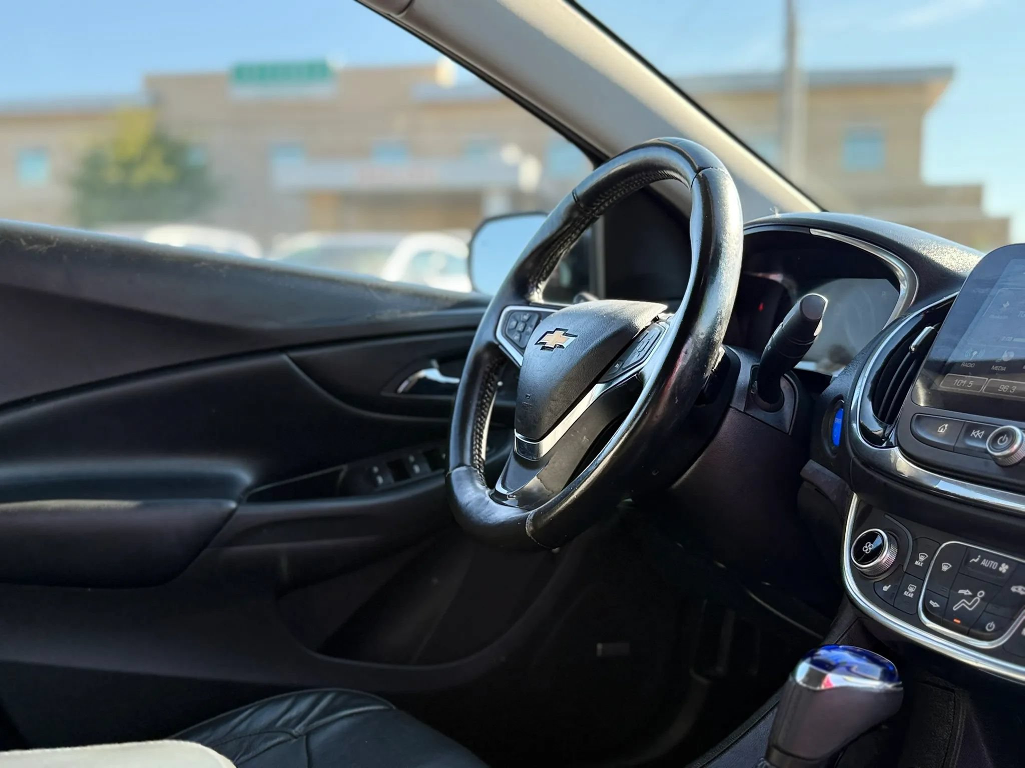 Used 2017 Chevrolet Volt Premier w/ Driver Confidence II Package FWD image 23