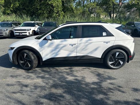 Used 2025 Hyundai Ioniq 5 SEL image 2