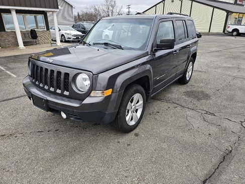 Used 2016 Jeep Patriot Latitude image 2