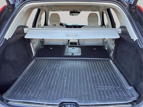 Used 2021 Volvo XC60 T5 Inscription w/ Protection Package Premier FWD image 9