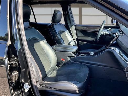 Used 2022 Jeep Grand Cherokee L Laredo AWD/4WD image 7