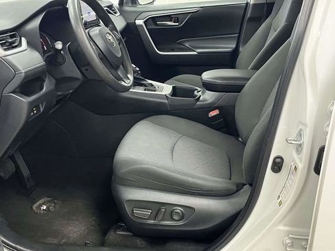 Used 2023 Toyota RAV4 XLE AWD/4WD image 15