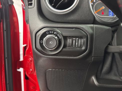 Used 2021 Jeep Wrangler Unlimited Sahara w/ LED Lighting Group AWD/4WD image 37
