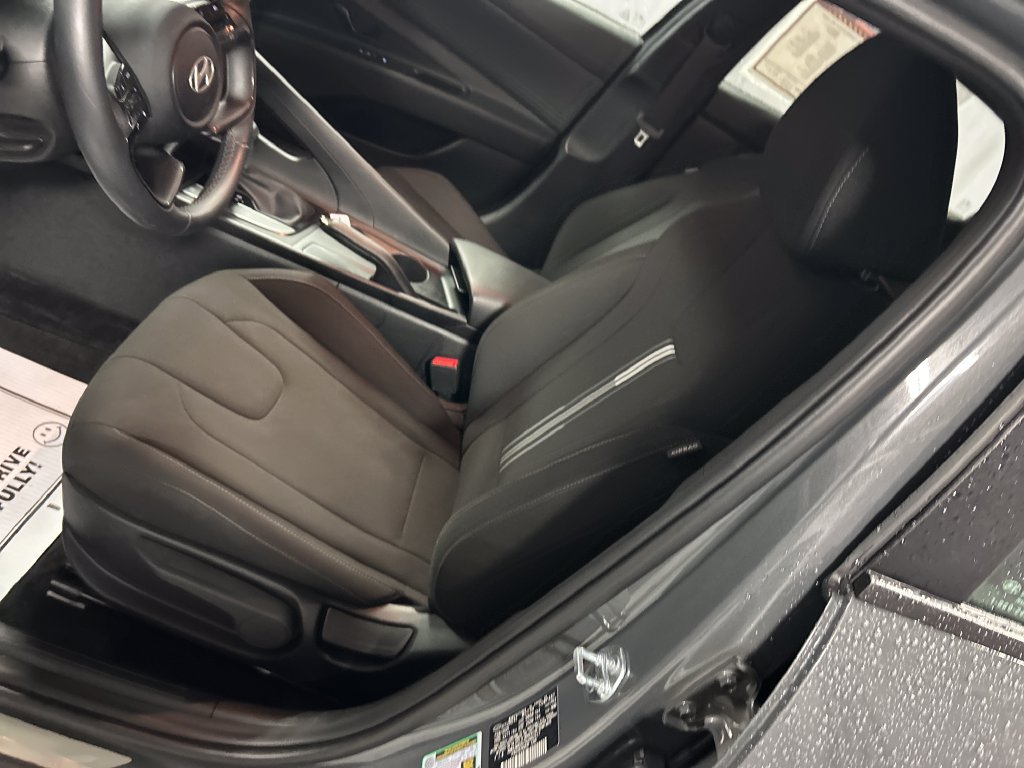 Used 2025 Hyundai Elantra Sport FWD image 10