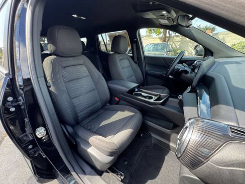 Used 2025 Chevrolet Equinox LT FWD image 37