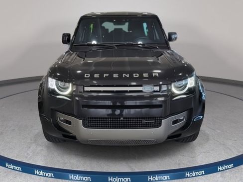 Used 2023 Land Rover Defender 90 X-Dynamic SE image 3