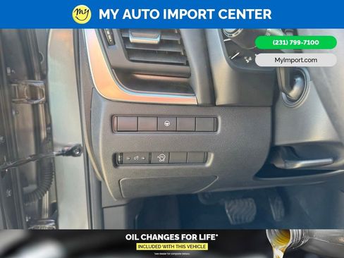 Used 2023 Nissan Rogue SV AWD/4WD image 13