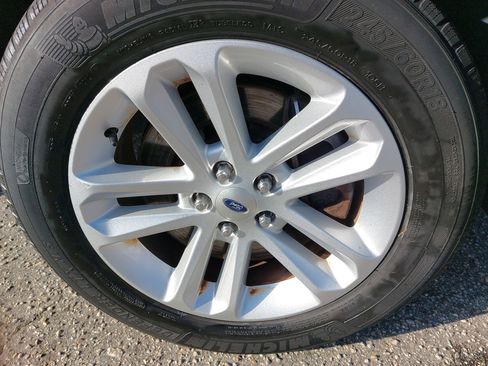 Used 2013 Ford Explorer XLT image 32