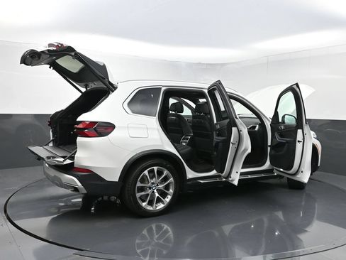Used 2024 BMW X5 xDrive40i w/ Premium Package AWD/4WD image 41