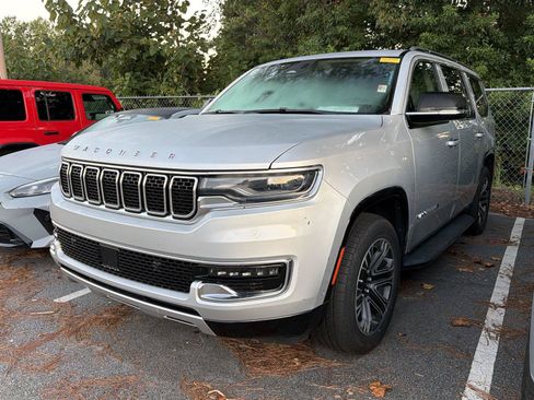 Used 2024 Jeep Wagoneer Series II w/ Flexible Seating Group RWD image 1