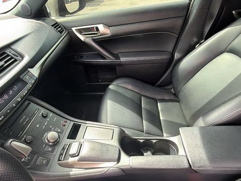 Used 2017 Lexus CT 200h w/ Navigation System Package FWD image 20