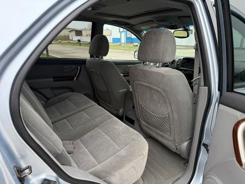 Used 2005 Kia Sorento EX image 19