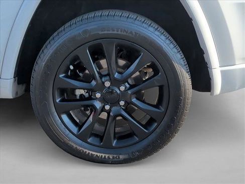 Used 2018 Jeep Grand Cherokee Altitude image 23