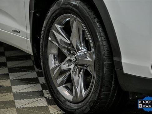 Used 2019 Toyota Highlander Limited image 3
