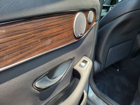 Used 2020 Mercedes-Benz GLC 300 w/ Premium Package image 13