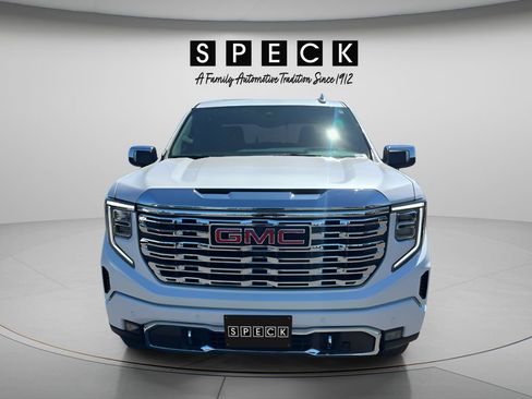 Used 2025 GMC Sierra 1500 Denali w/ Denali Reserve Package AWD/4WD image 8
