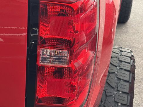 Used 2018 Chevrolet Silverado 1500 Custom w/ Custom Value Package image 11