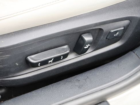 Used 2015 Lexus ES 350 w/ Luxury Package FWD image 34