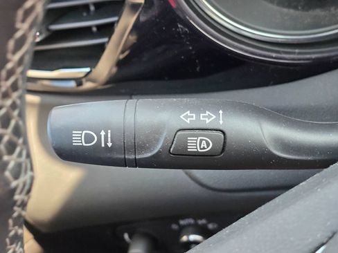 Used 2022 Buick Encore GX Select FWD image 20