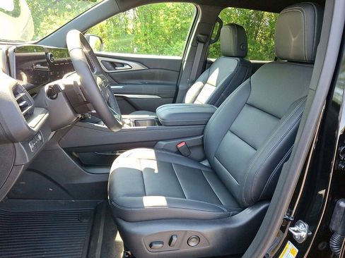 New 2026 Chevrolet Traverse LT w/ Midnight/Sport Edition AWD/4WD image 14