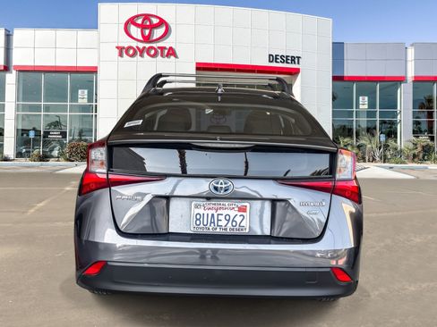 Used 2021 Toyota Prius L Eco FWD image 5
