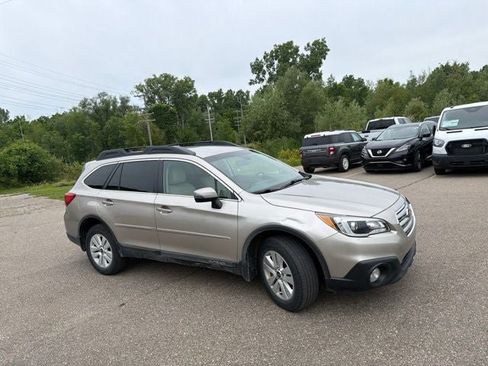 Used 2015 Subaru Outback 2.5i Premium AWD/4WD image 5