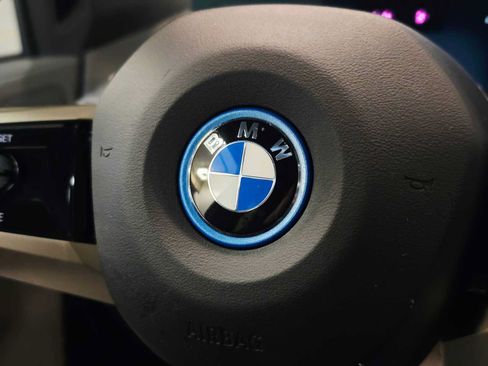Used 2025 BMW iX xDrive50 AWD/4WD image 21