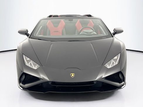 Used 2021 Lamborghini Huracan EVO image 2