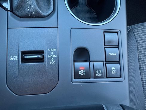 Certified 2025 Toyota Highlander LE image 29